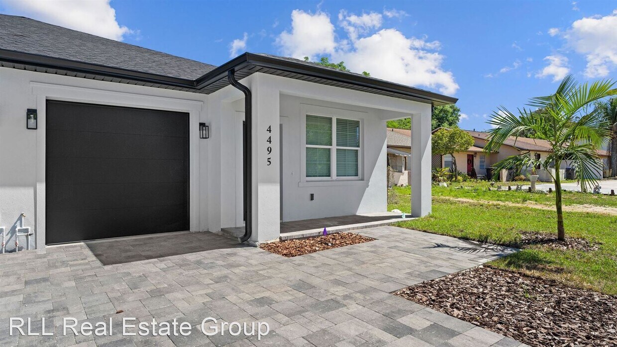 Foto principal - 3 br, 2 bath House - 4495 Barna Avenue