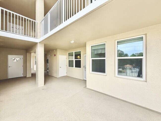 Foto del edificio - 960 Starkey Rd