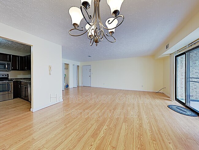 Building Photo - 1205 Dutilh Rd