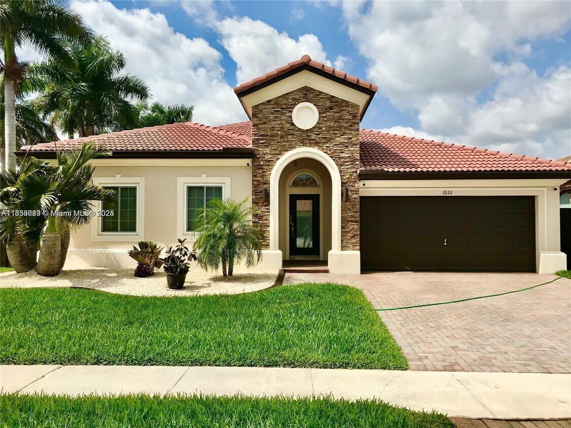 Foto principal - 1010 NE 36th Ave