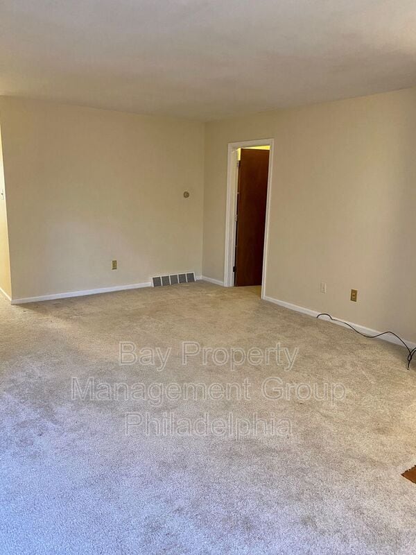 Building Photo - 708 Chessie Ct