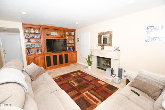 Building Photo - 5288 Meadowridge Ct