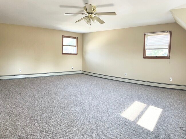 Building Photo - 148 Clement Ave