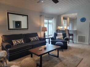 Building Photo - 14873 Crescent Cove Dr