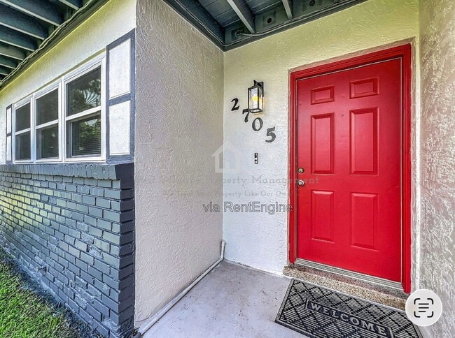 Photo - 2705 Gulfstream Road House