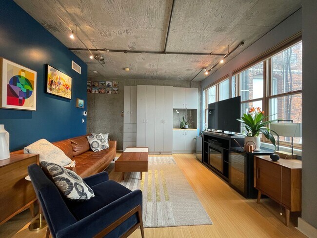 Building Photo - Old Town Lofts 1Bd/1Ba Studio Loft ~ Washe...
