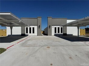 Building Photo - 2109 Elsham Ave