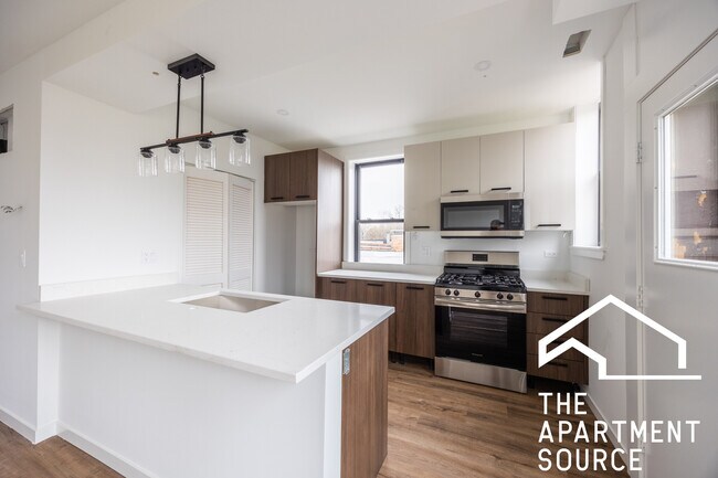 Foto del edificio - 4410 N Greenview Ave