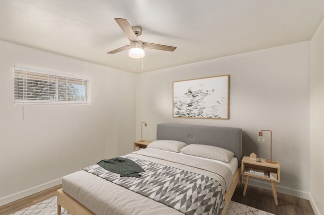Building Photo - Renovated 2 bed | 1 bath - Central Tempe Location!