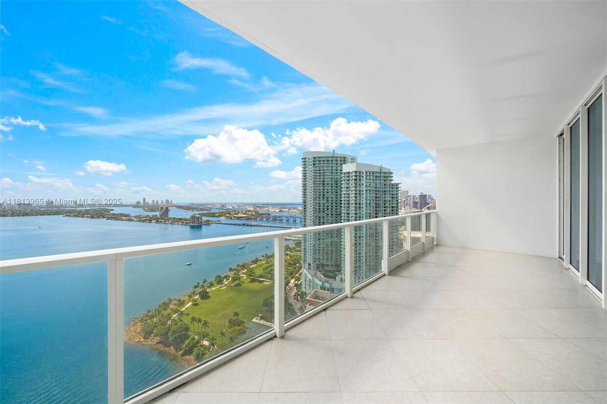 Foto principal - 2020 N Bayshore Dr