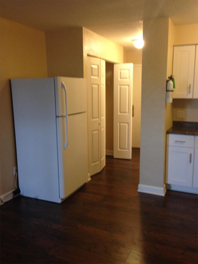 Foto del edificio - 415 Millers Ave