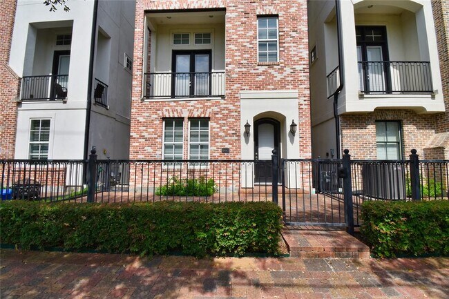 Foto del edificio - 9443 Fannin St