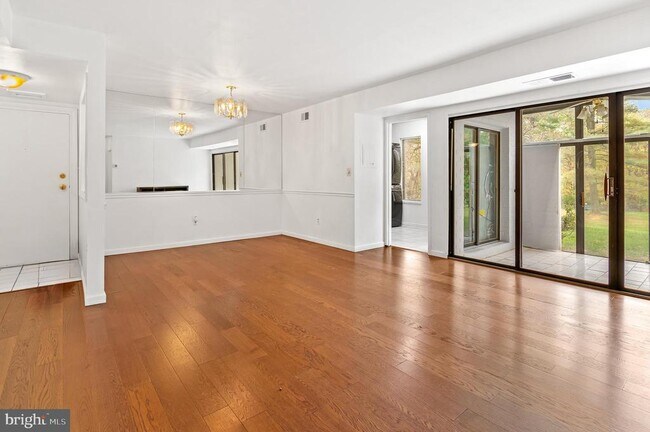 Foto del edificio - 5482 Cedar Ln