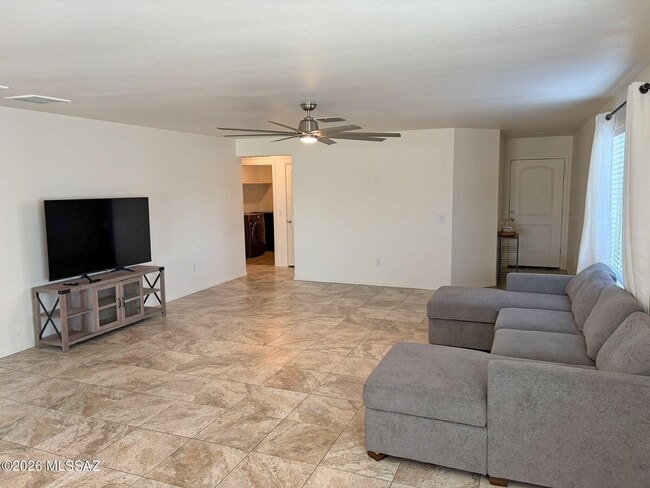 Building Photo - 4101 E Braddock Dr