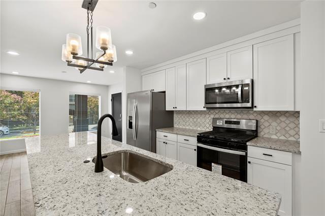 Building Photo - 4518 Roland Ave