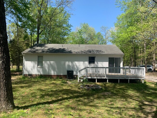 Rear, firepit and large deck - 791 Rosebud Run