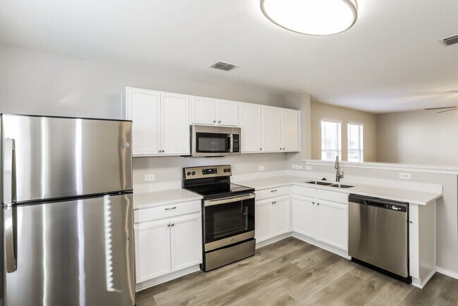Building Photo - 845 Santa Rosa Dr