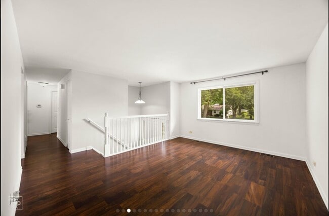 Building Photo - 728 Boxwood Dr