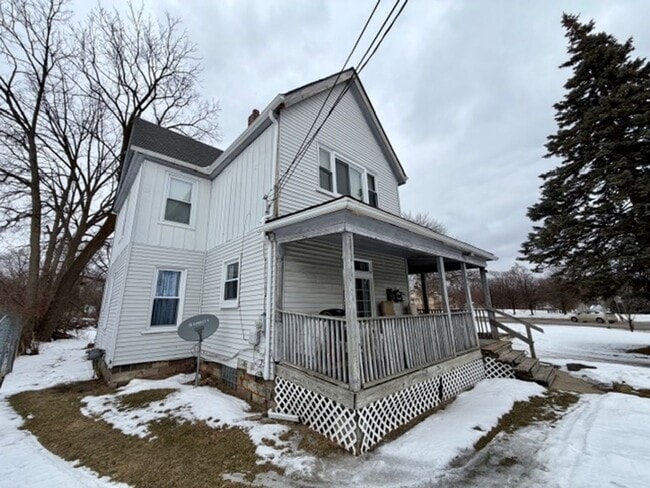 Building Photo - 97 Fairgrove St