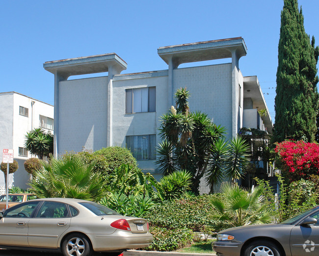 Building Photo - 520 N. Hayworth