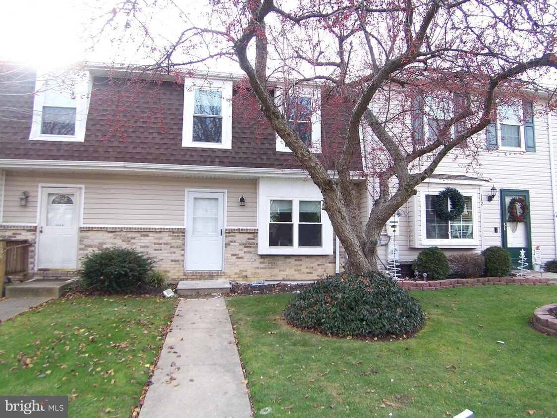 Primary Photo - 140 Farm Rd