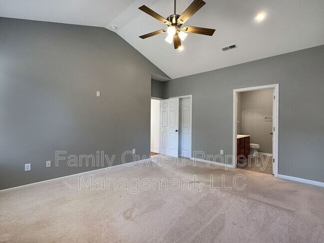 Building Photo - 182 Larissa Dr