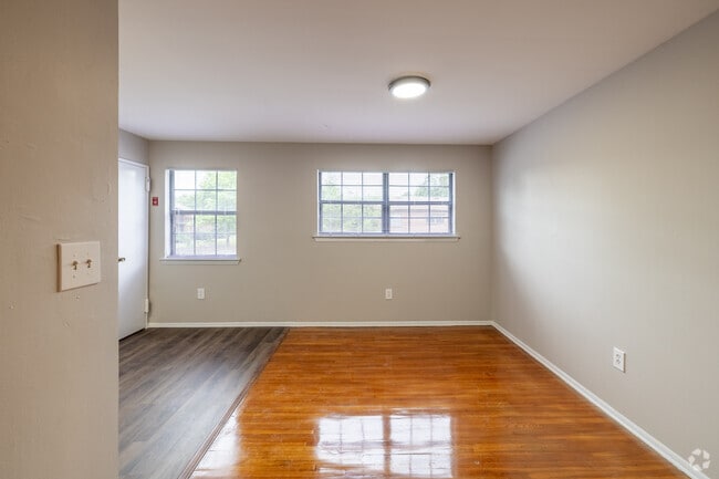 1BR, 1BA - 797SF - Dining Room - Easton North Apartments