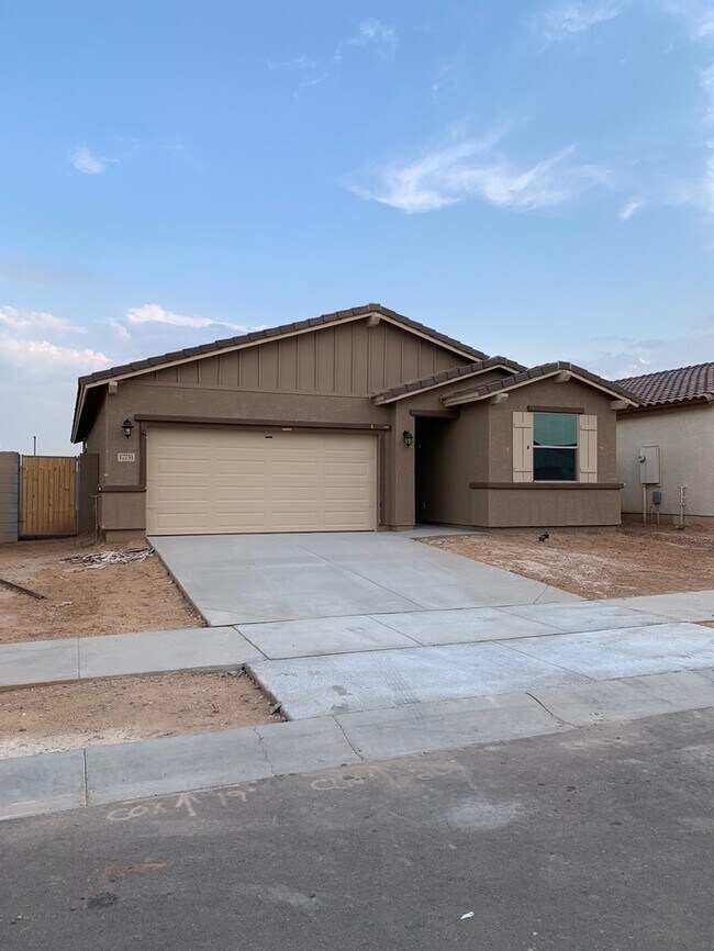Foto del edificio - New Home at North Copper Canyon! Built in ...