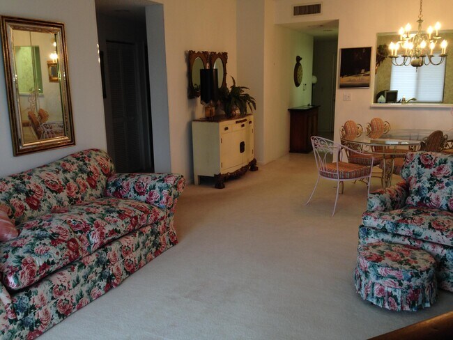 Foto del edificio - 6193 Pointe Regal Cir