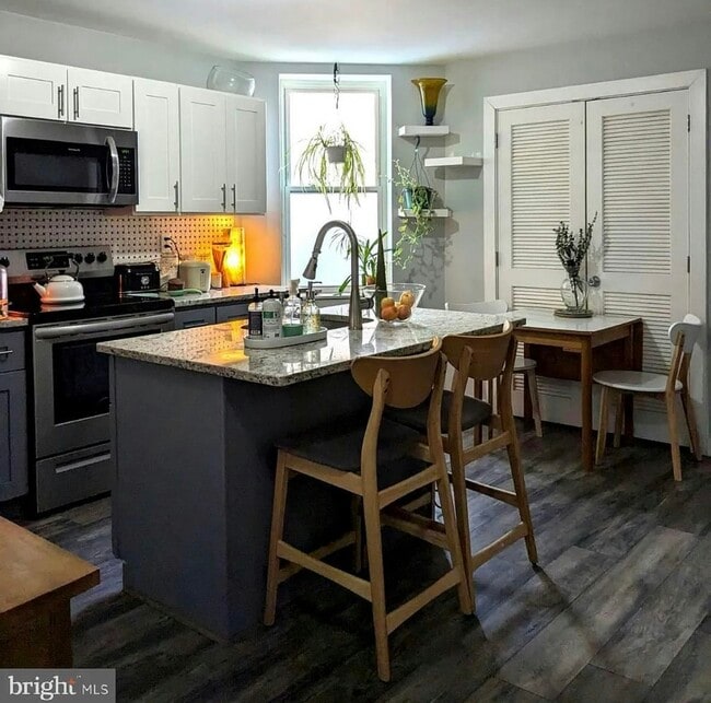 Foto del edificio - 1815 N 59th St