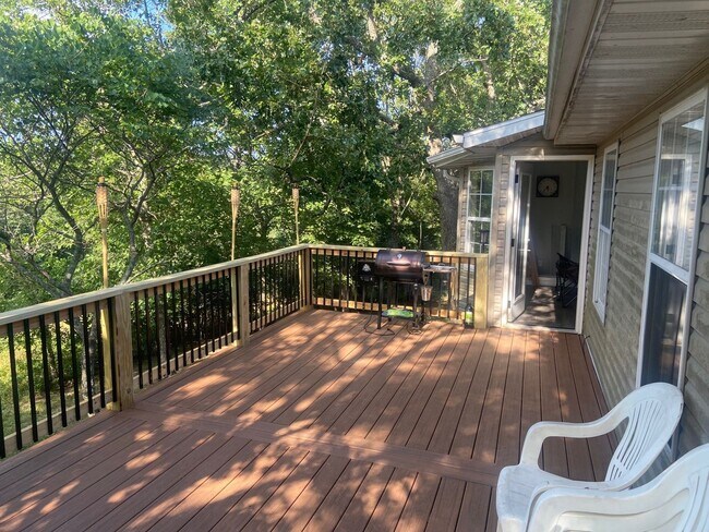 Foto del edificio - Furnished 4 Bedroom 3 Bath House in Kimberling City, MO with 2 car garage-Seasonal Lake View