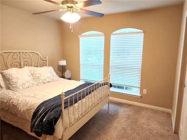 Building Photo - 109 Bastian Ln