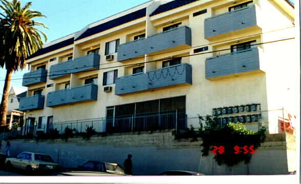 Foto del edificio - 310 Parkman Ave