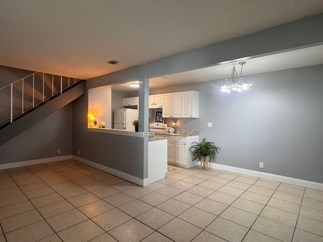 Building Photo - Open House Friday 8/8/25 Saturday 8/9/25 f...