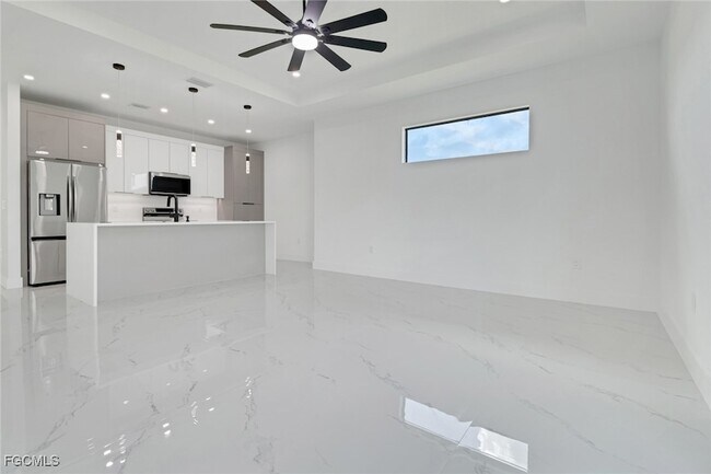 Foto del edificio - 928 NE 8th Pl