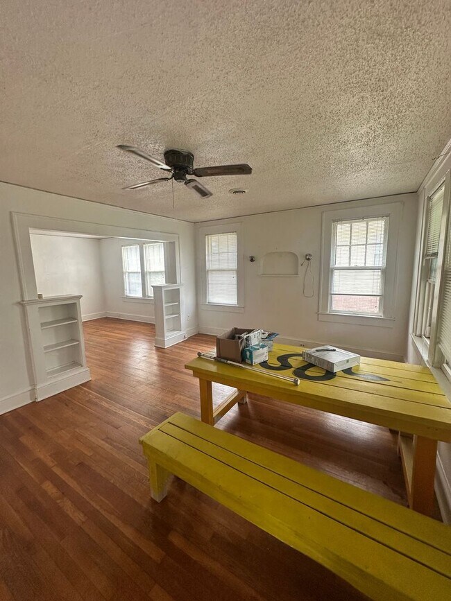 Building Photo - 527 Maryland Ave