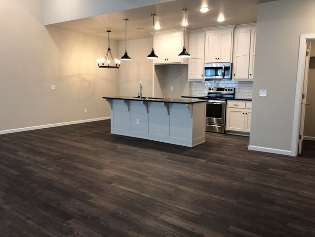 Foto del edificio - 6525 Bentwood Dr