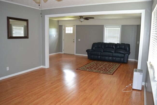 Building Photo - 138 Cypress Cir