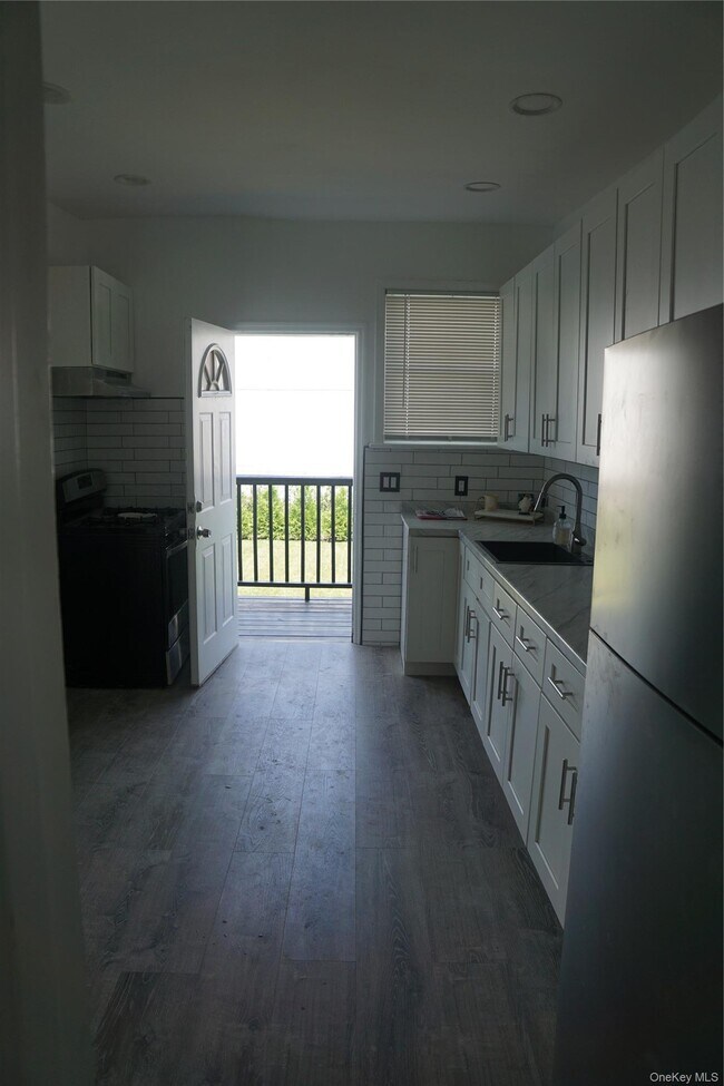 Building Photo - 70 Dobbs Ferry Rd