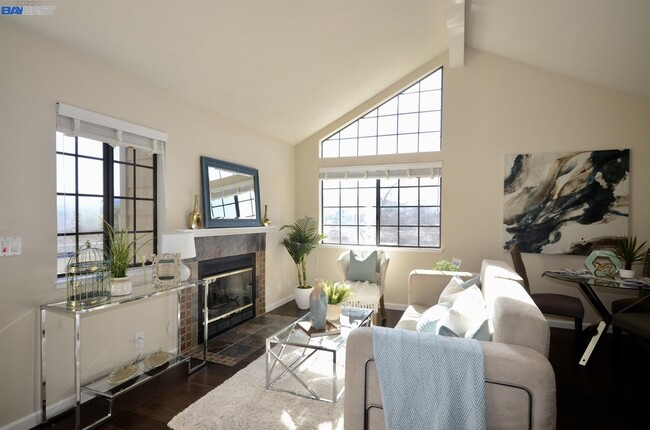 Building Photo - 3114 Heather Ridge Dr