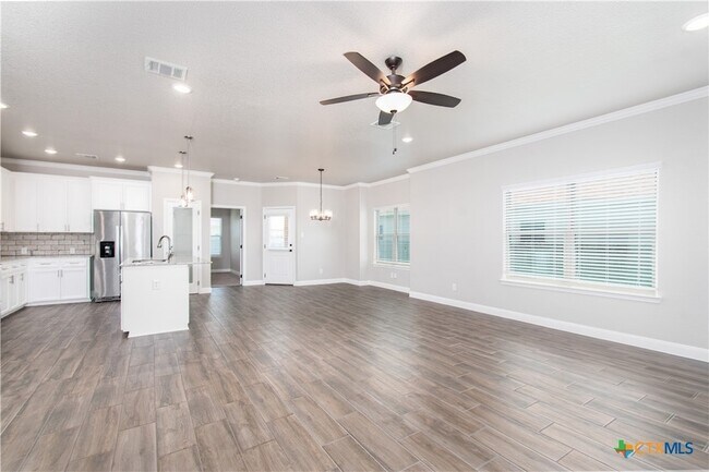 Building Photo - 7506 Hickman St