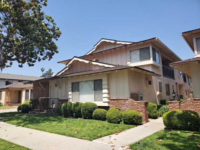 Building Photo - 420 N Monterey St