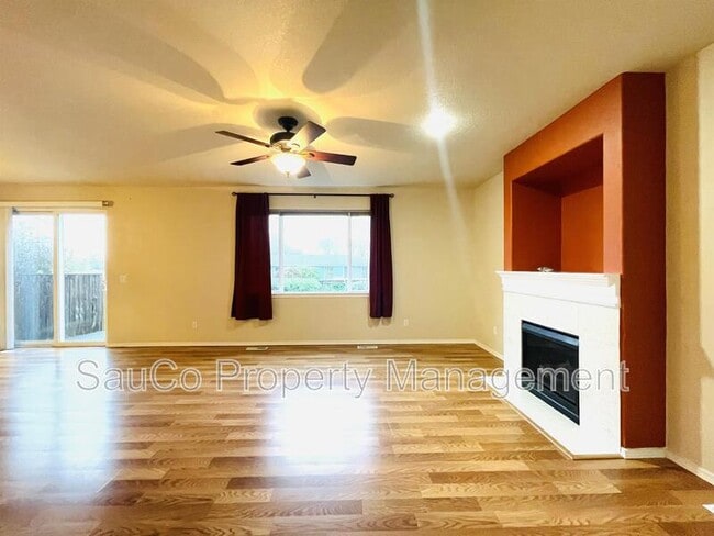 Building Photo - 1816 SE Water Lily St