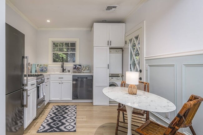 Building Photo - 48 Osborne Ave