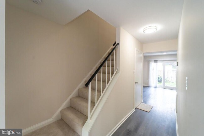 Foto del edificio - 2055 Pilgrim Dr