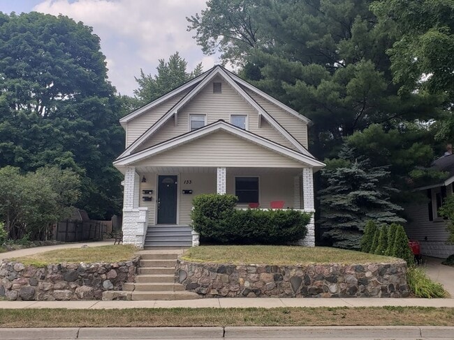 Building Photo - 133 Terry Ave