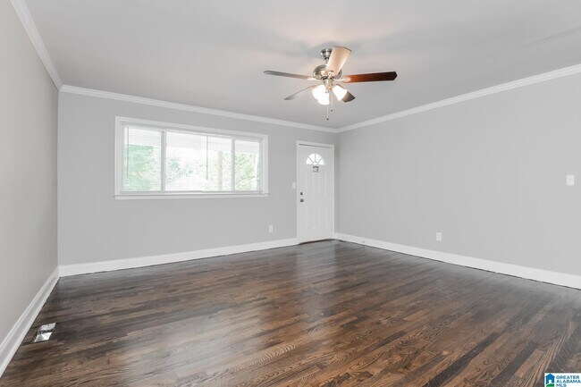 Foto del edificio - 7637 Ridge Tree Ln