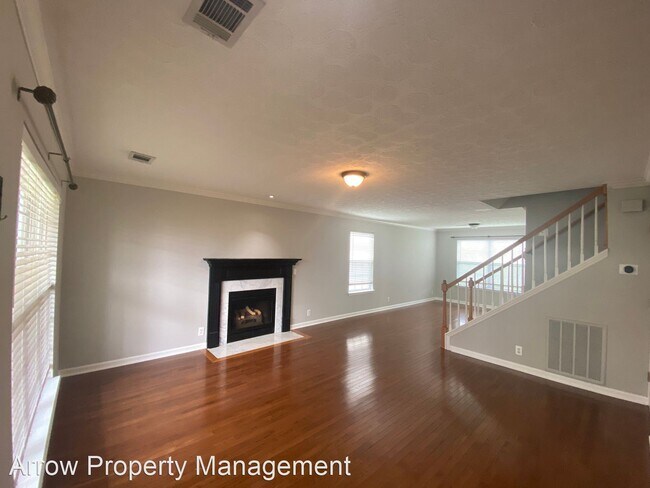 Building Photo - 4 br, 2.5 bath House - 2905 River Bend Drive