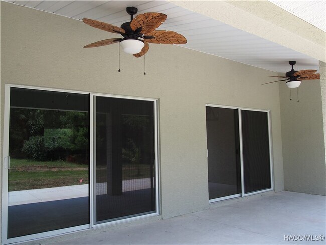 Foto del edificio - 1696 E Westgate Ln