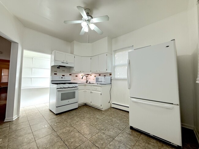 Building Photo - 2308 N Monticello Ave